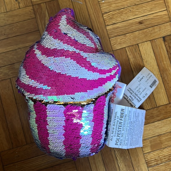 NWT Iscream reversible sequins pink/purple cupcake pillow - Picture 2 of 3